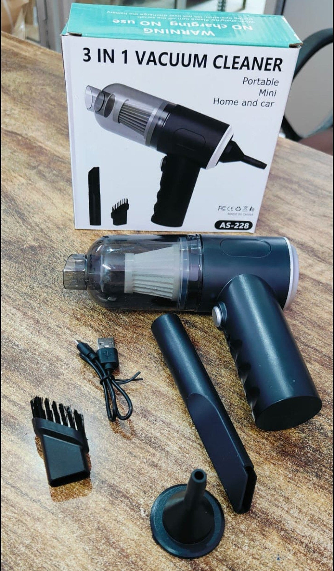 Portable Vacuum Cleaner – High Suction Dust Cleaner for Home, Office, Car & Keyboard Cleaning